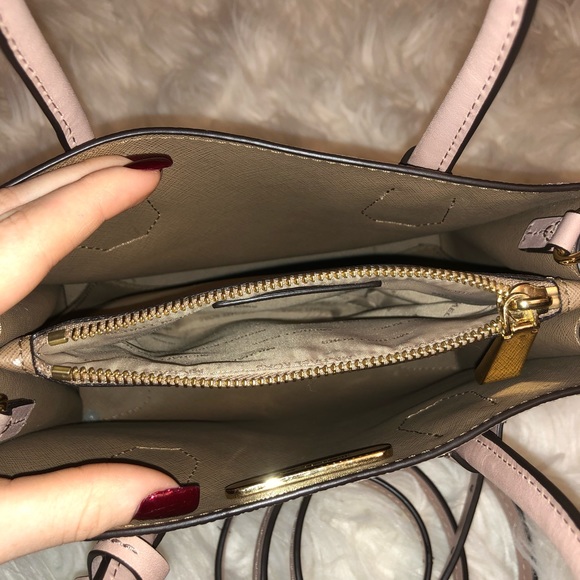 Micheal Kors Mini Hand Tote - Picture 7 of 8